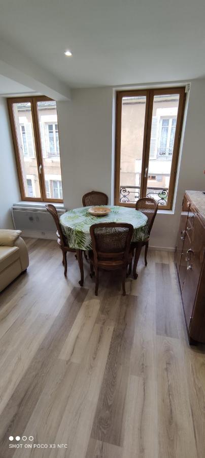 3 Pieces Pont De Loire Plein Centre Face Musee Apartment Nevers Luaran gambar